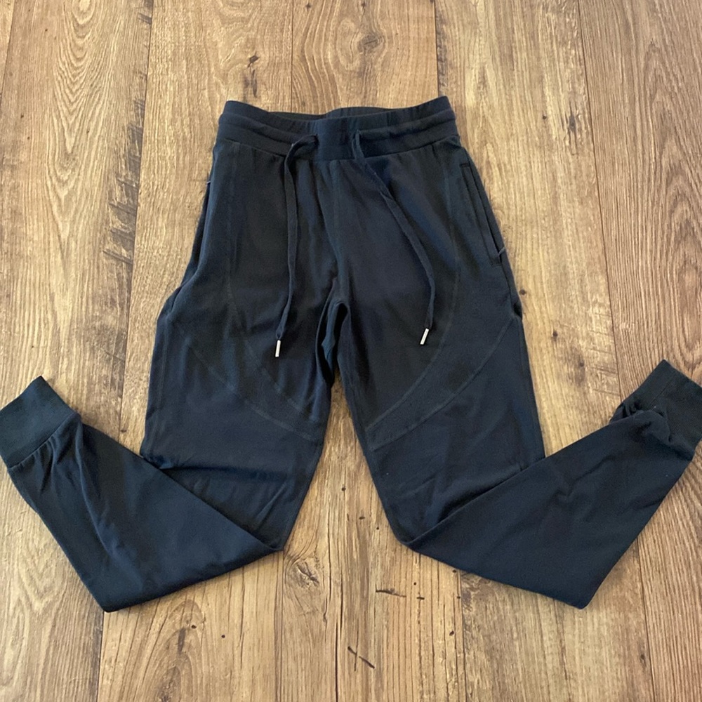 EUC Buffbunny joggers, Sz Small